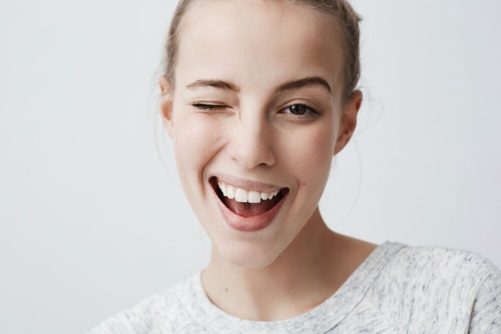 cosa sbianca veramente i denti